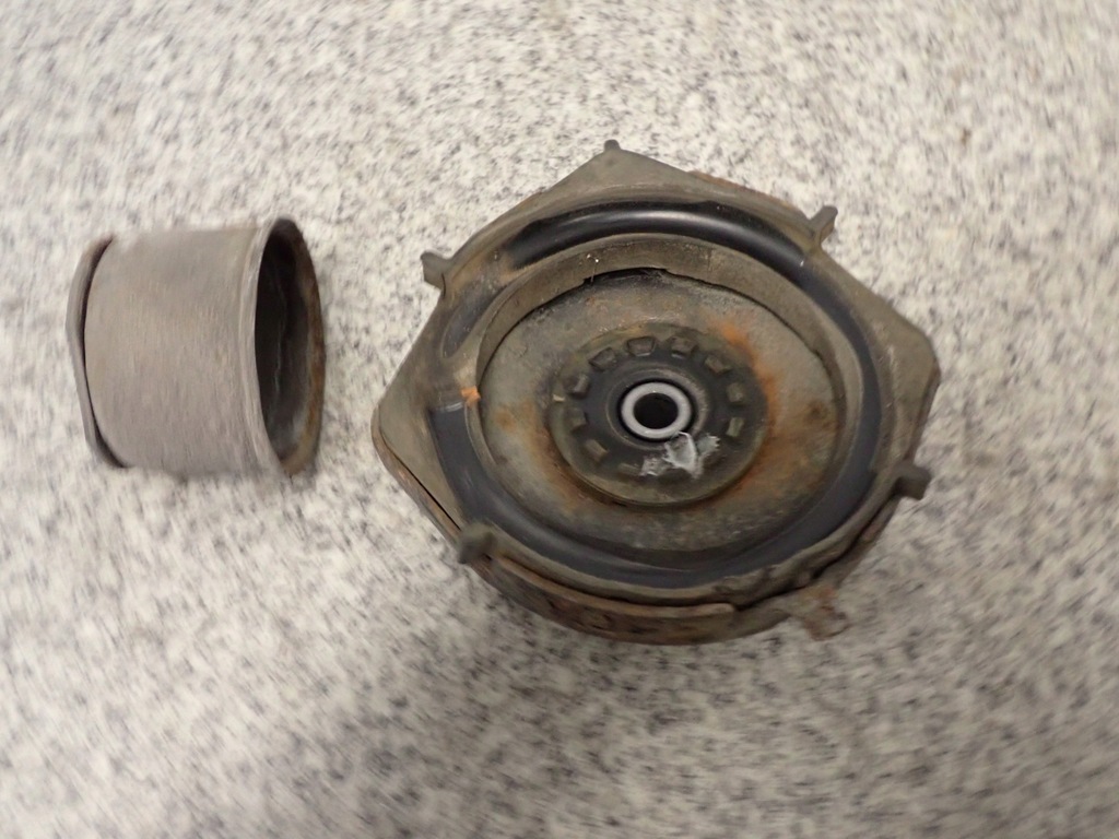 фото №5, Mazda premacy 323 bj кронштейн верхній amora задня