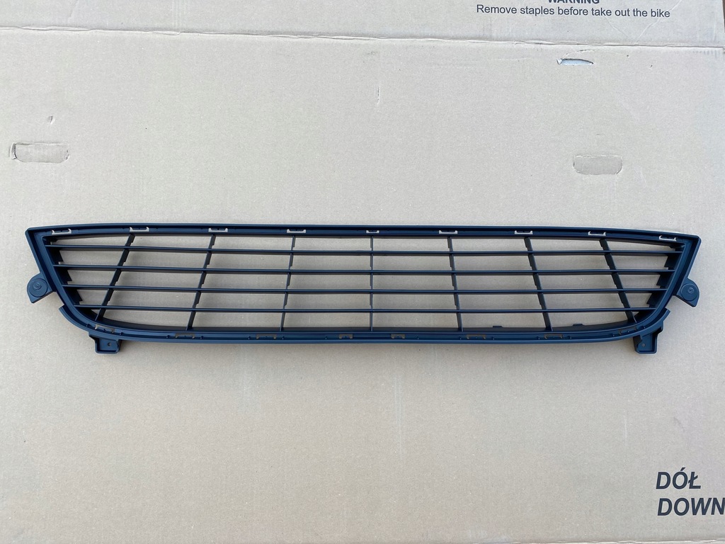 фото №1, Dacia dokker 2012 - решётка бампера