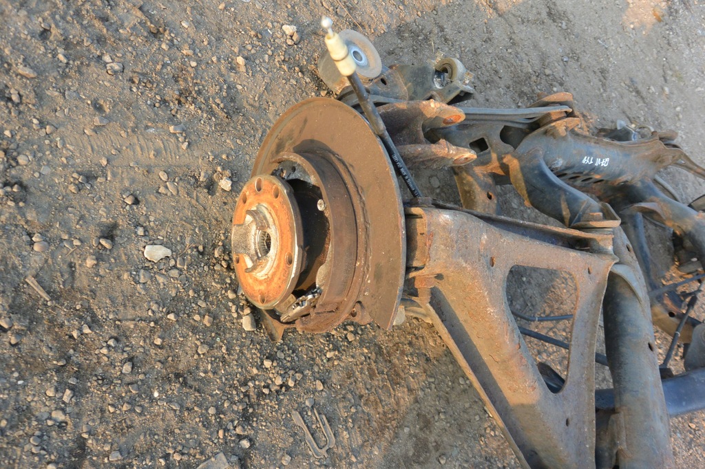 фото №7, Подрамник подрамник рычаг поворотный кулак задняя audi q7 4l