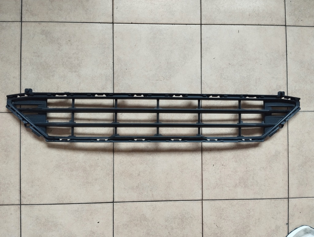 фото №1, Volvo xc60 ii решётка средняя w бампер 32296070