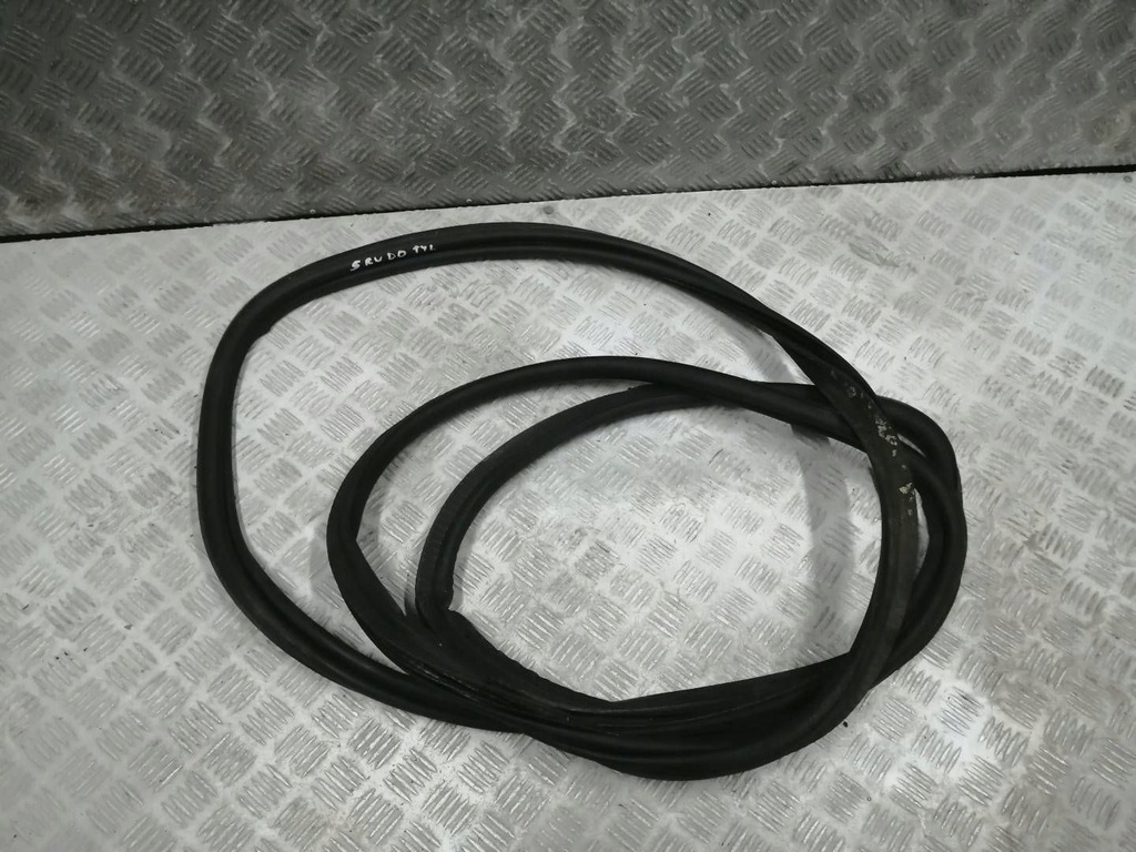 фото №1, Прокладка крышки задняя багажника toyota proace ii