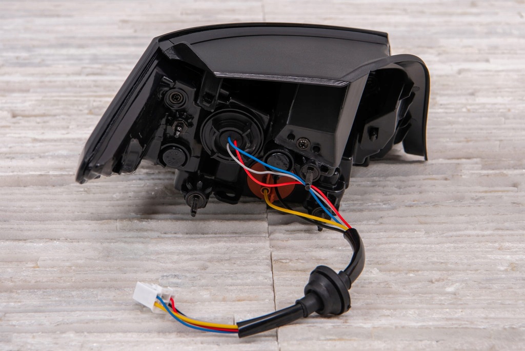 фото №10, Hyundai elantra vii cn7 2020+ лампа задня led права 92402aa200