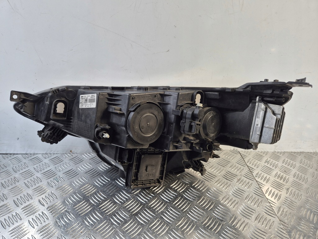 фото №8, Лампа правая перед 260100141r renault megane iv