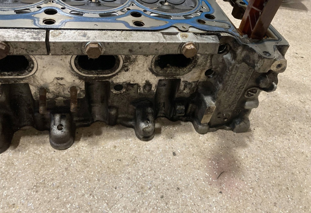 Головка двигуна mercedes-benz cla c117 x117 w117 r1330160900 Київ