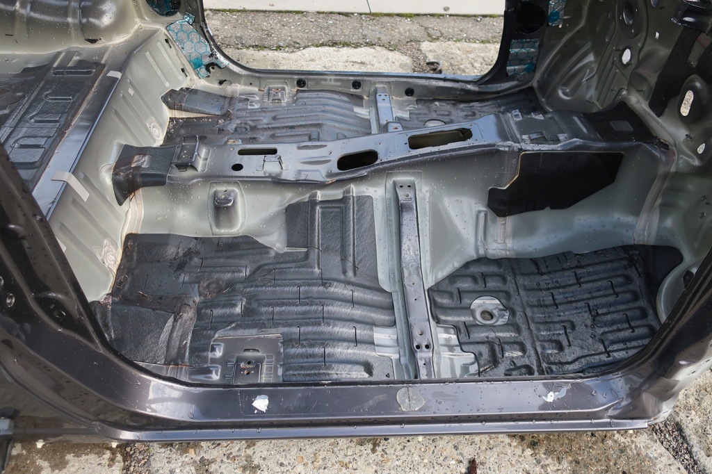 фото №6, Пол кузов suzuki jimny europa bez ржавчина