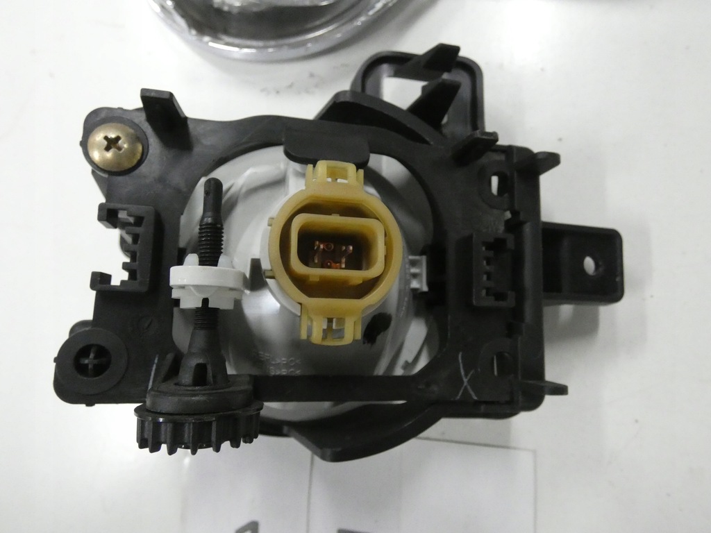 фото №9, Протитуманна фара, хром, корзина peugeot 208 przed lift 156.