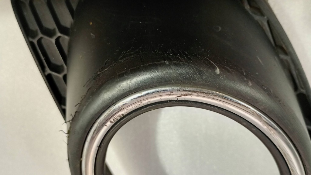 Vw tiguan рестайлинг  10-16 решётка противотуманной фары решётка  решётка левая бампера перед c511 Недорого