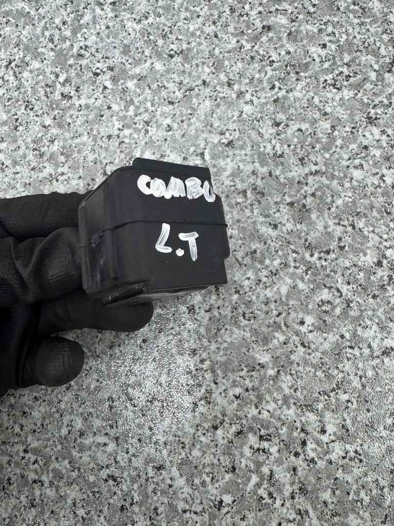 фото №5, Обмежувач відбійник двері лівий задня combo e berlingo partner iv