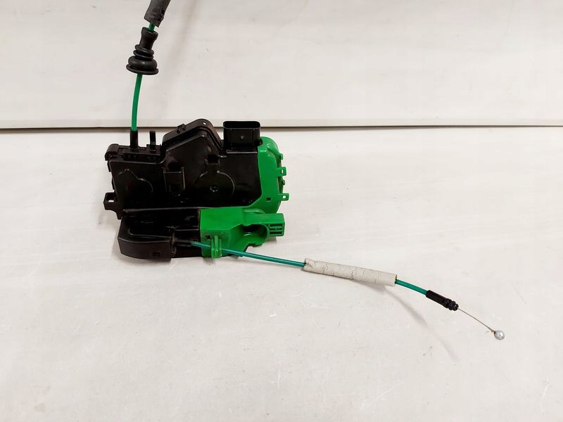 фото №1, Hyundai i40 замок дверь левый перед 5 pin