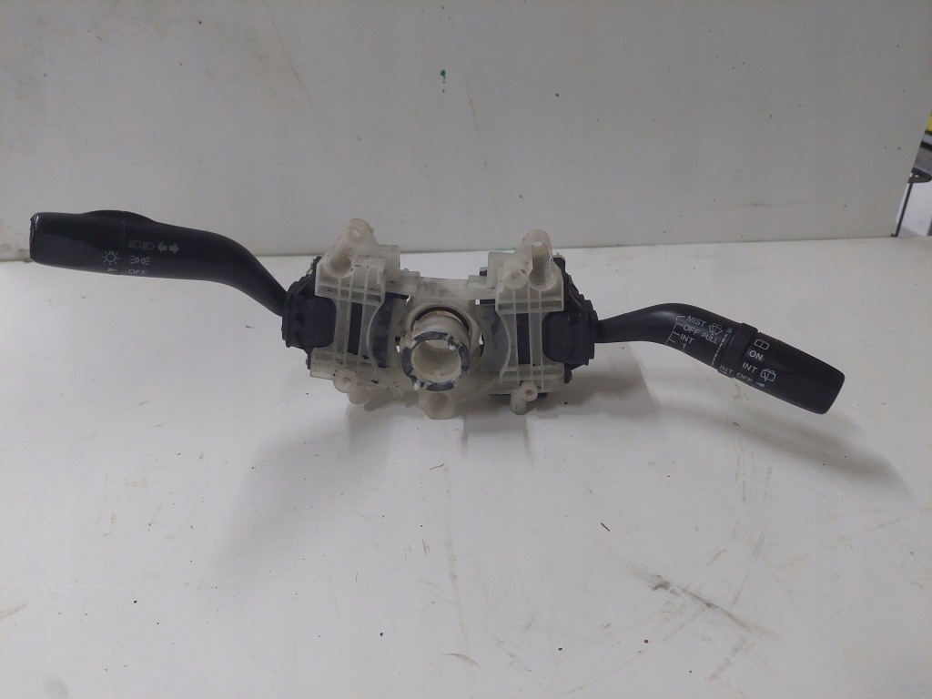 фото №1, 2002 mazda premacy переключатель 17b122