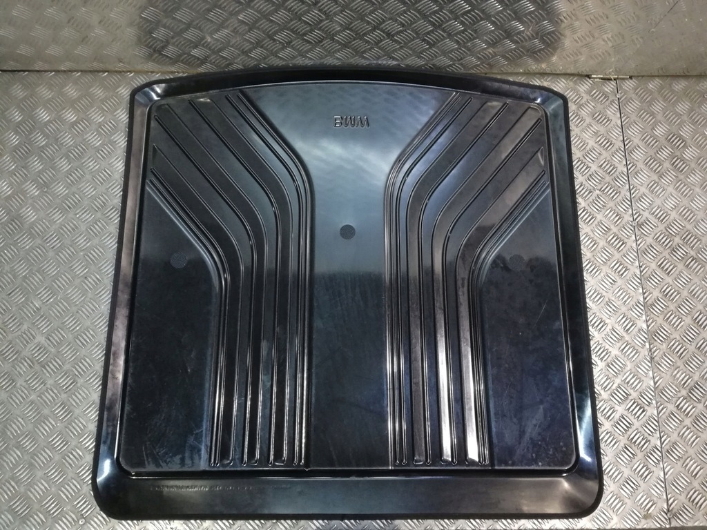 фото №1, Bmw 2 f46 пол мат magażnika