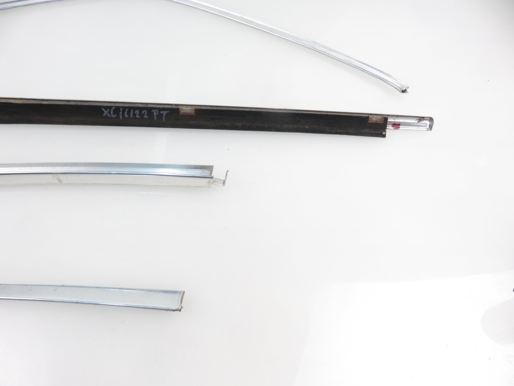 Молдинг хром двері mercedes 123 sedan w123 Київ