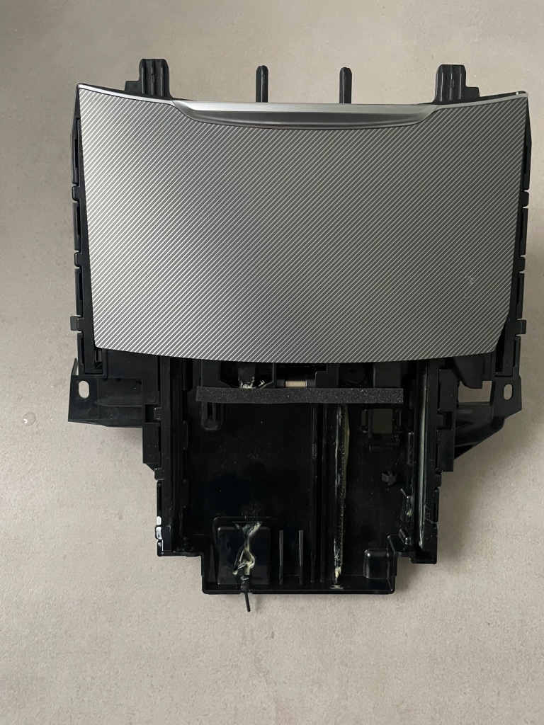 фото №1, Бардачок кронштейн na кружки alfa romeo stelvio