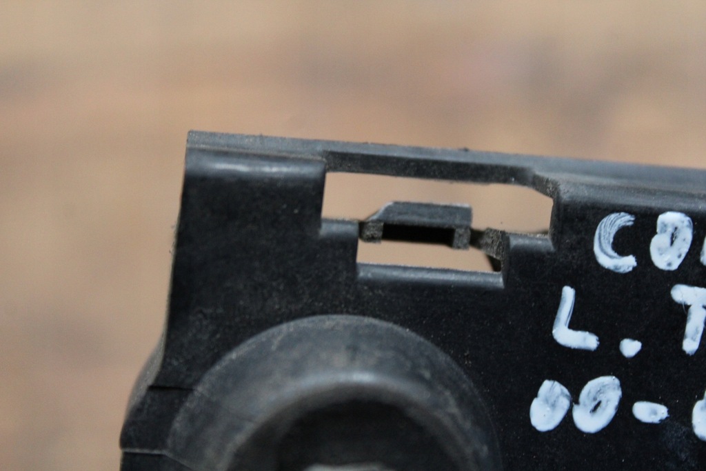 фото №10, Направляющая бампера левый lub правый задняя corolla verso i