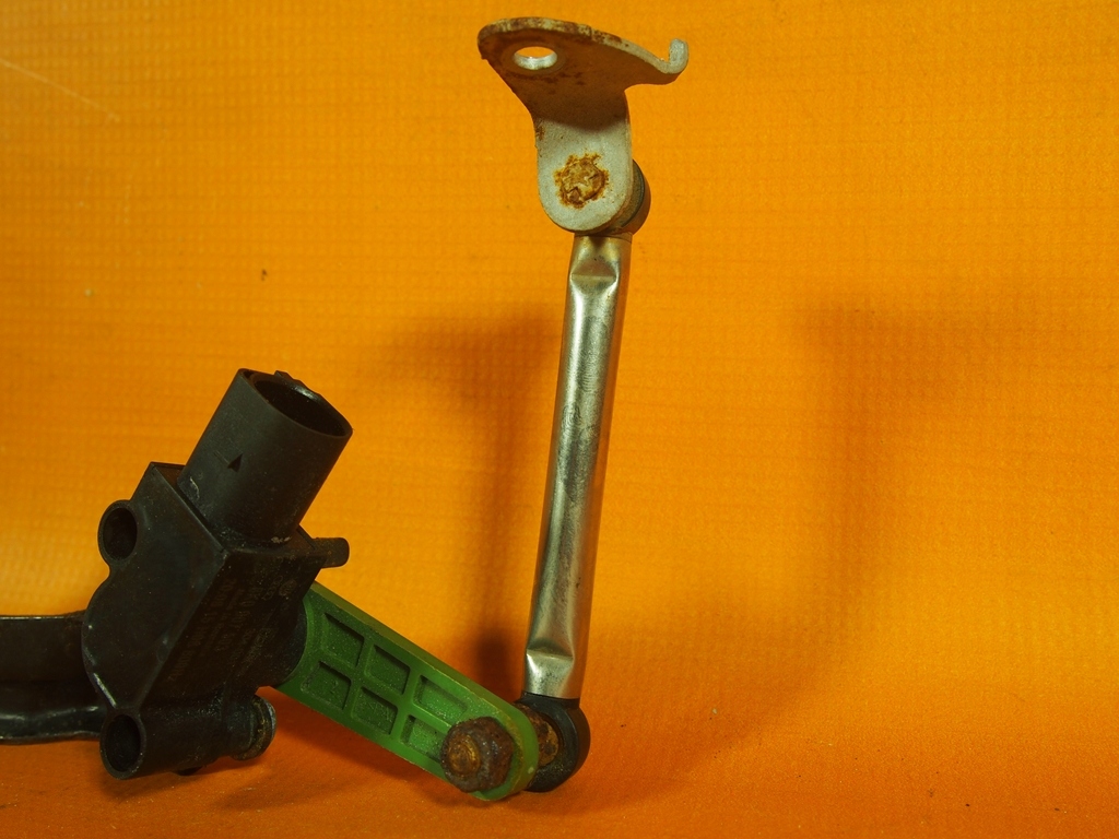 фото №9, Audi a5 датчик вирівнювання кронштейн lh 8k0941309d