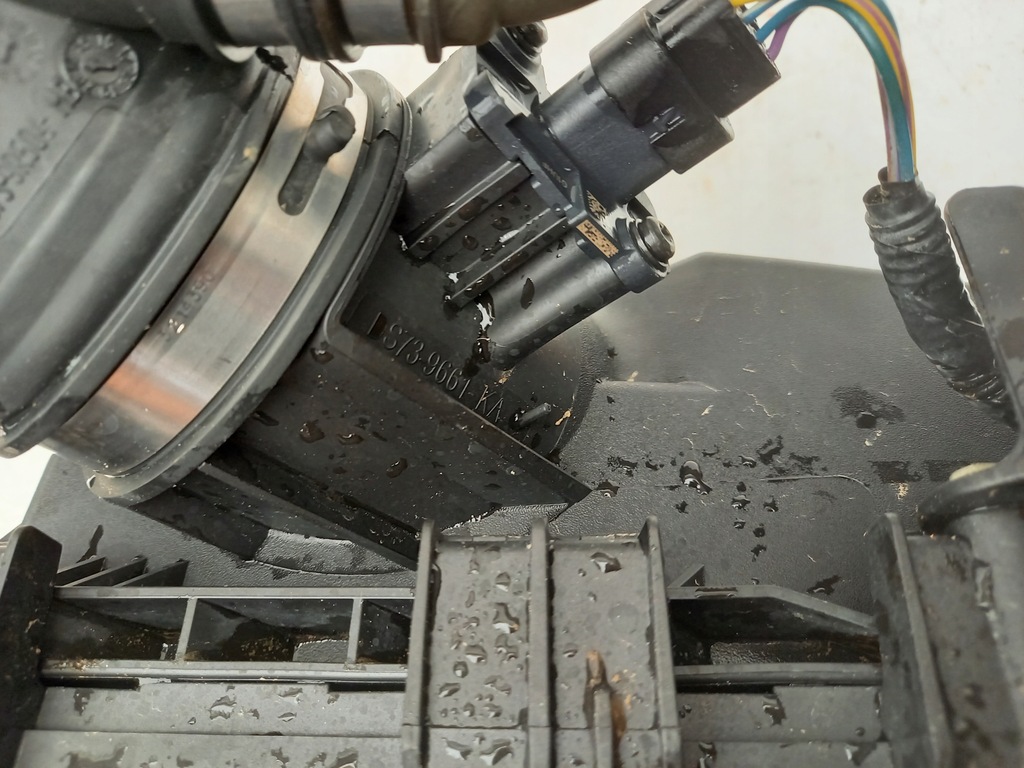 фото №8, Корпус фільтра повітря ford mondeo mk5 2.0 tdci