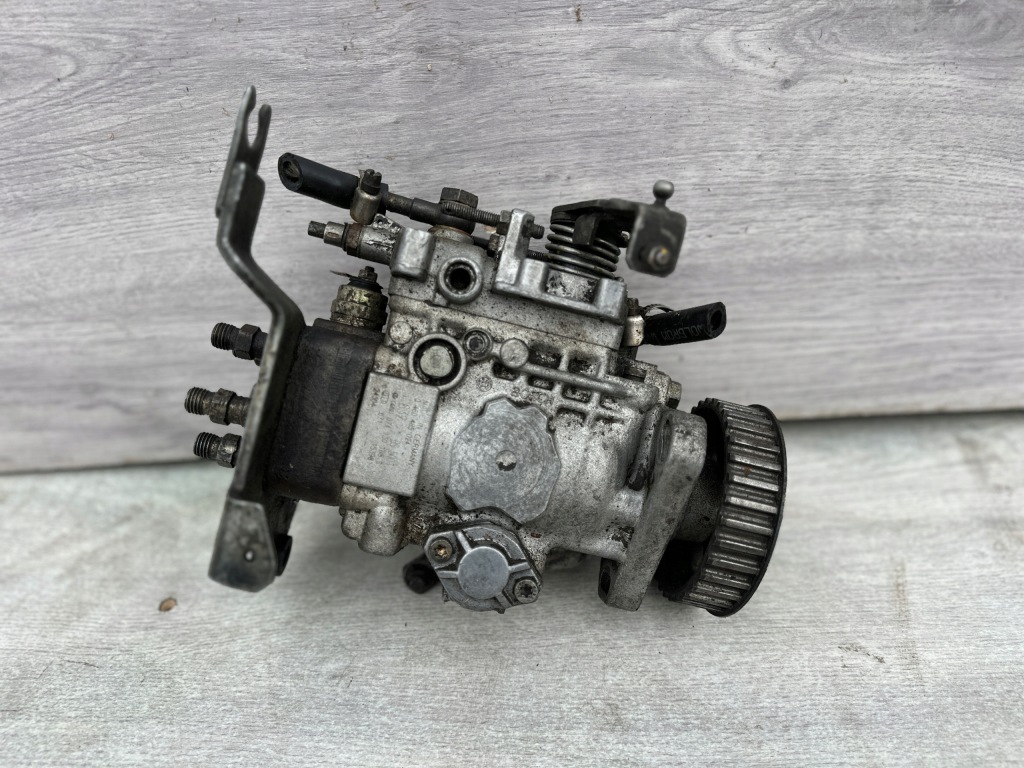 Купить Насос впрыскная vw t4 2.4 дизель 074130108s