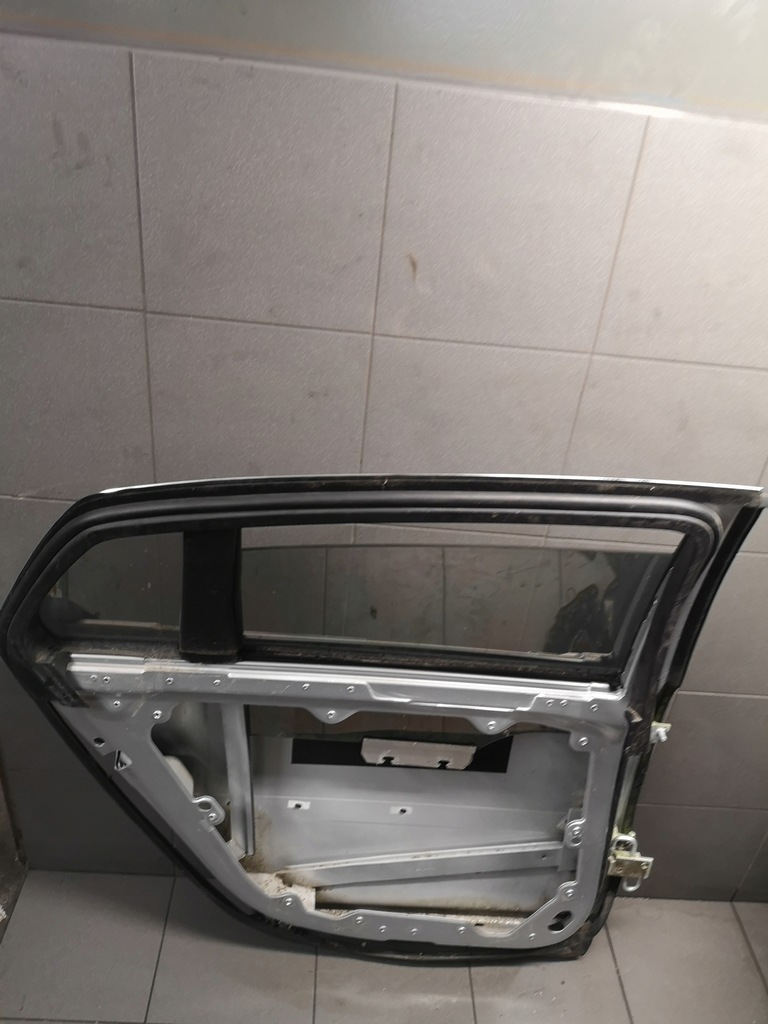 фото №9, Дверь левый задняя серебристый vw phaeton голый