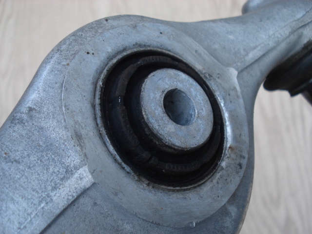 фото №10, Porsche taycan 9j1 рычаг перед правый 9j1407152g 971407121g