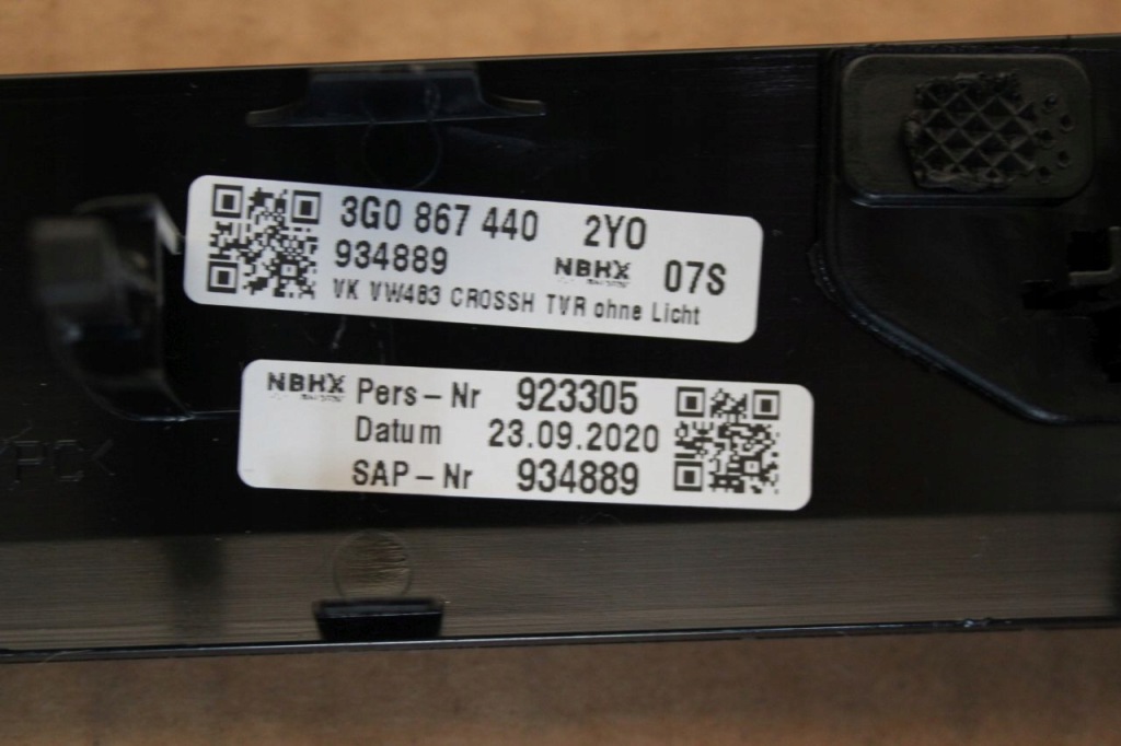 фото №5, Молдинг sonavox дверь перед правое vw passat b8