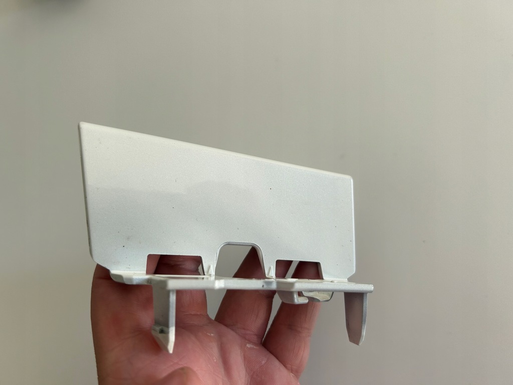 фото №10, Mercedes cls c257 w257 amg lift 2021- заглушка фаркоп перед оригинал