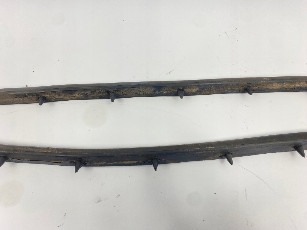 Прокладка гумовий елемент крила бампера права ліва mercedes w124 універсал Київ