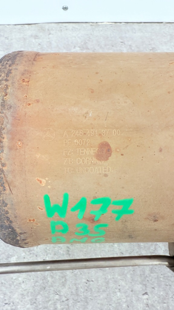 фото №8, Mercedes w177 выхлоп гаситель средний катализатор a35 kompletny amg