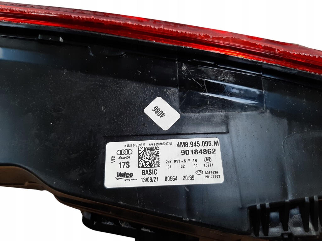 Audi q8 задня фара led 4m8945695 4m8945095m нова Ціна