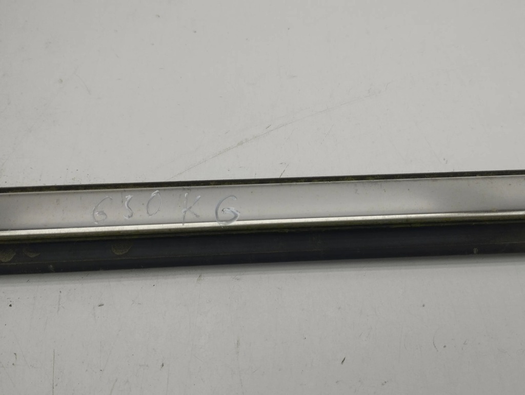 фото №6, Chrysler town & country v левая сторона молдинг прокладка стекло дверь задних