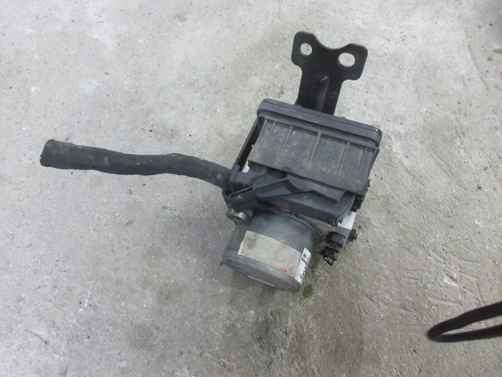 фото №1, Hyundai ix35 lift 2.0 crdi 4x4 насос abs