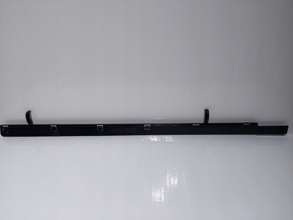 фото №8, Volvo xc60 i кронштейн клипса правой накладки накладки порога