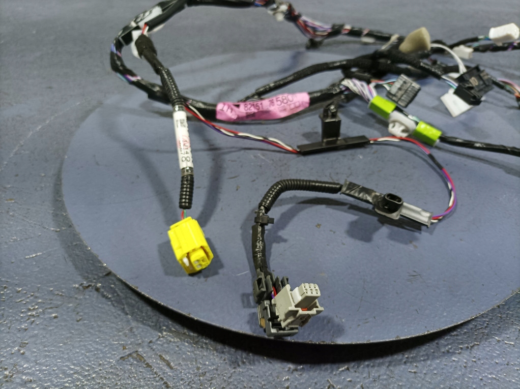 Lexus ux 250h джгут електропроводка двері правий перед 82151-76580 в Україні