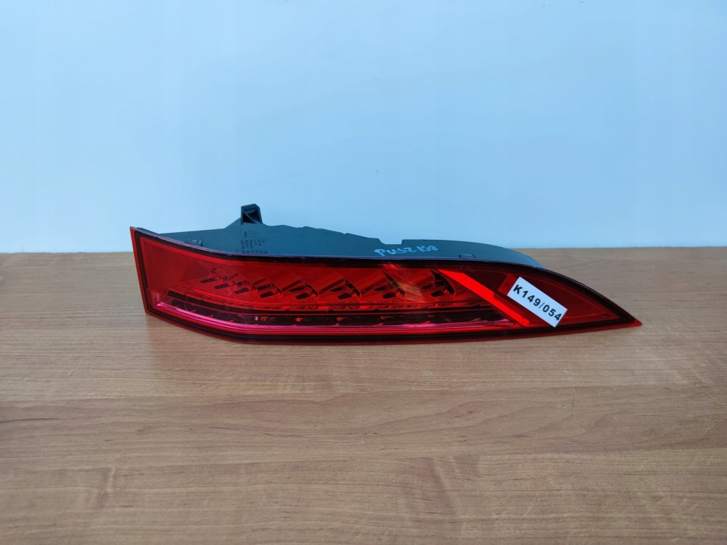 фото №1, Jaguar f-pace правая лампа задняя корпус k149/054