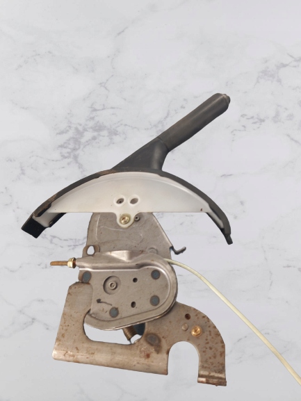 фото №1, Важіль гальма ручного mazda 5 1.8b 05r