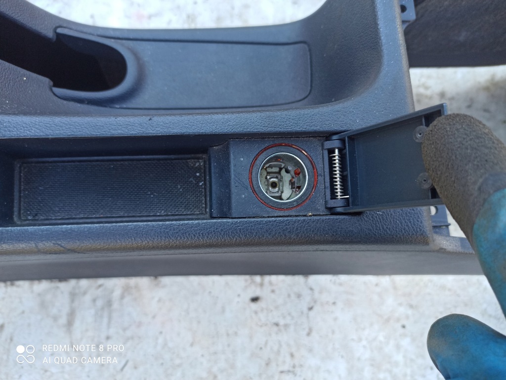 фото №5, Туннель средний granatowy audi a3 8p 8p1863244