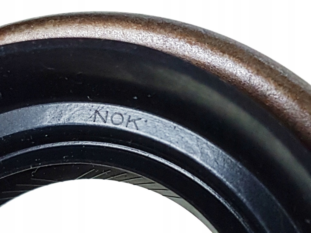 фото №10, Hilux 88-97 сальник ущільнювач піввісь міст