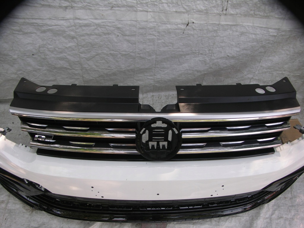 фото №3, Vw tiguan 2 ii 5n r-line 16- бампер передний r-line решётка радиатора kielce-gliwice