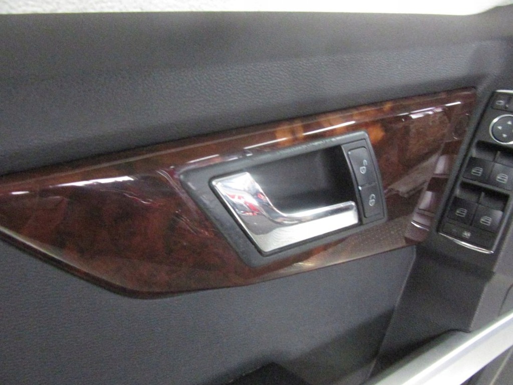 фото №9, Mercedes glk x204 2010 обшивка дверь левый перед