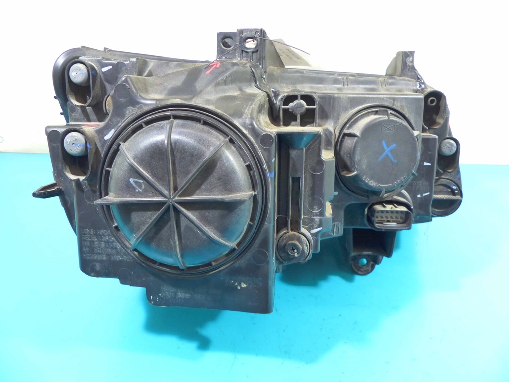 фото №12, Фара левый bixenon поворотный led thema ii 11- eu