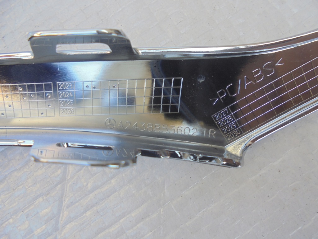 фото №9, Nowe ori оригинальный номер комплект накладки хром бампера перед mercedes eqa a243 21- slask