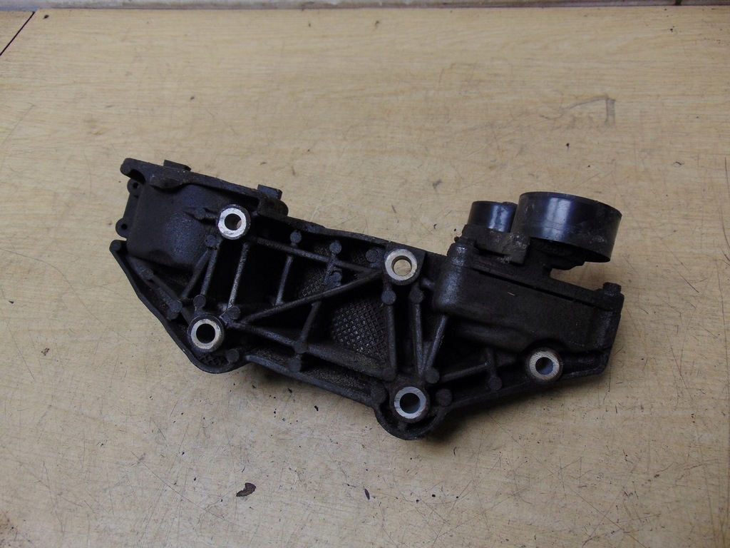 фото №11, Кронштейн основание натяжитель opel vivaro trafic 2.0 dci cdti 8200527320c