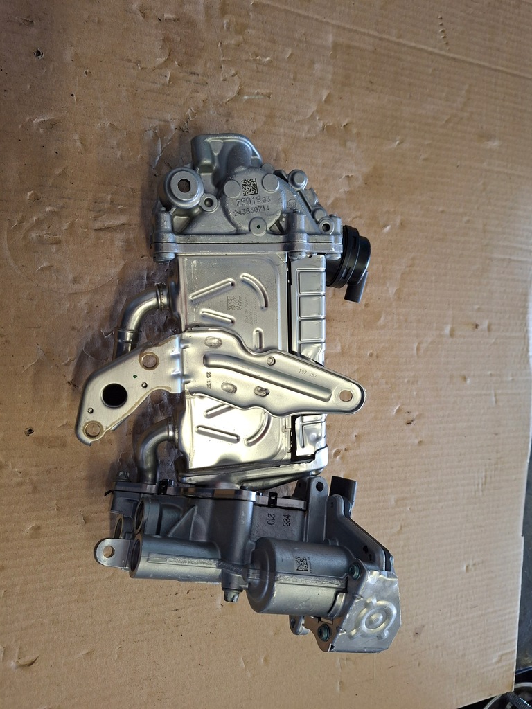 фото №14, Радиатор выхлопных газов клапан egr mercedes-benz gle a6541409100