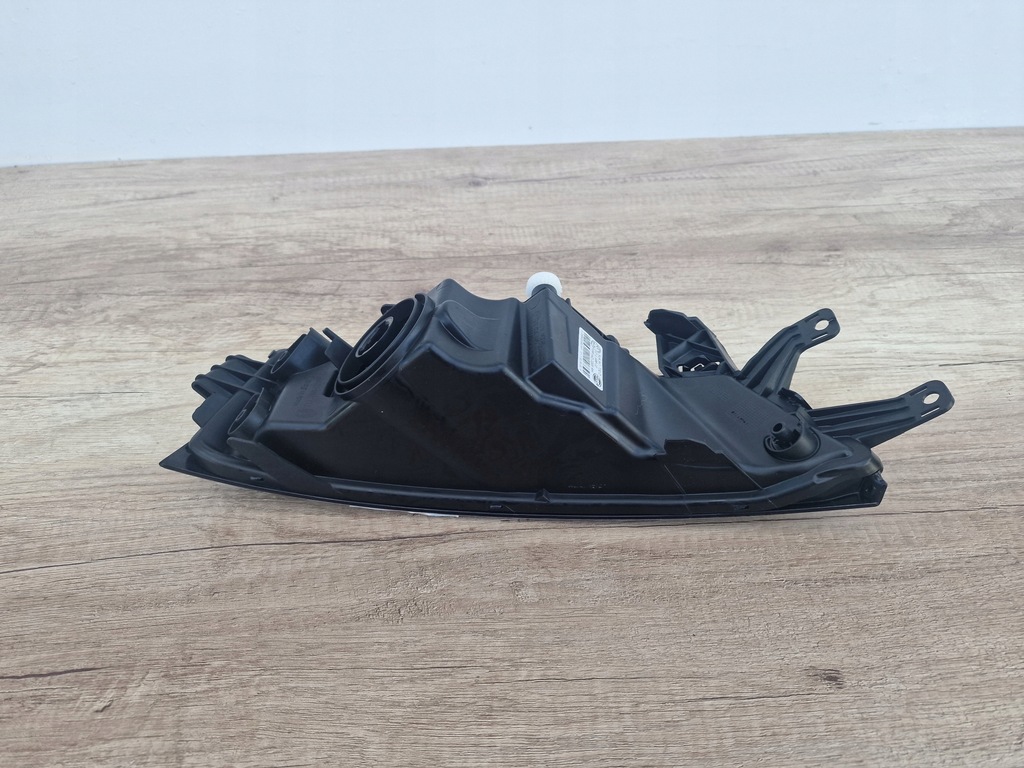 фото №3, Skoda rapid 5j po рестайлинг правый противотуманная фара новый org rh