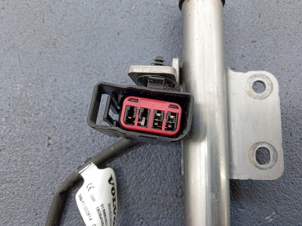 фото №5, Volvo v90 s90 ii патрон капот левый 31688050