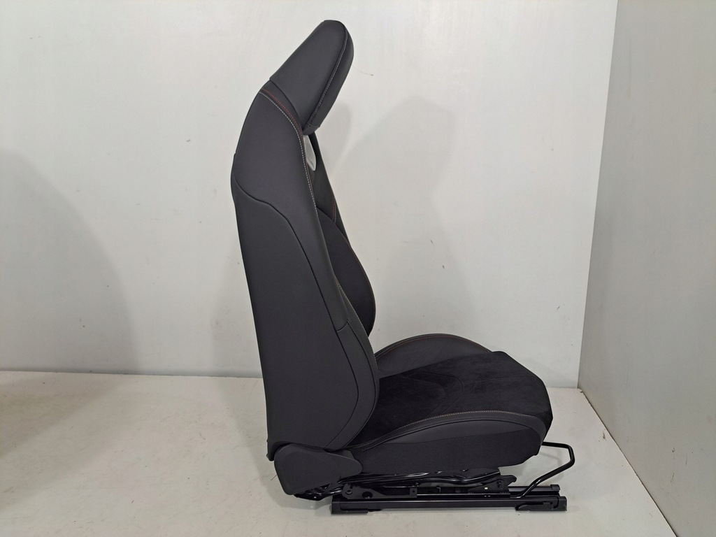 фото №11, Toyota supra a90 2022 комплект передних сидений lhd