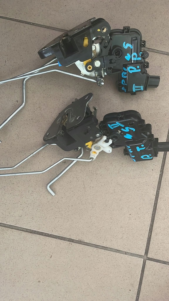 фото №6, Замок дверь с амортизаторы dacia spring 805021278r