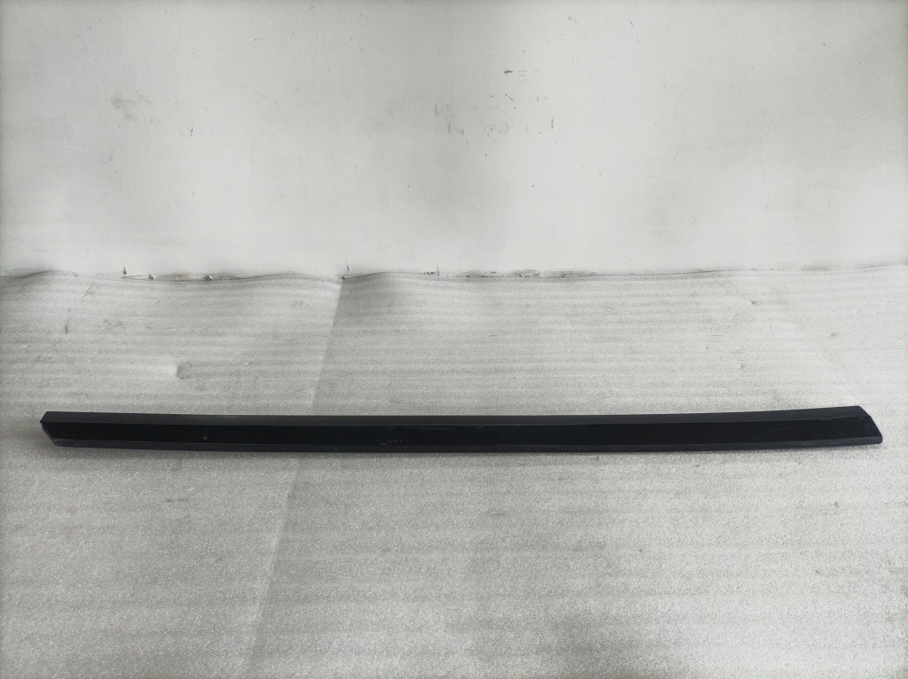 фото №1, Молдинг двері правий перед vw passat b8