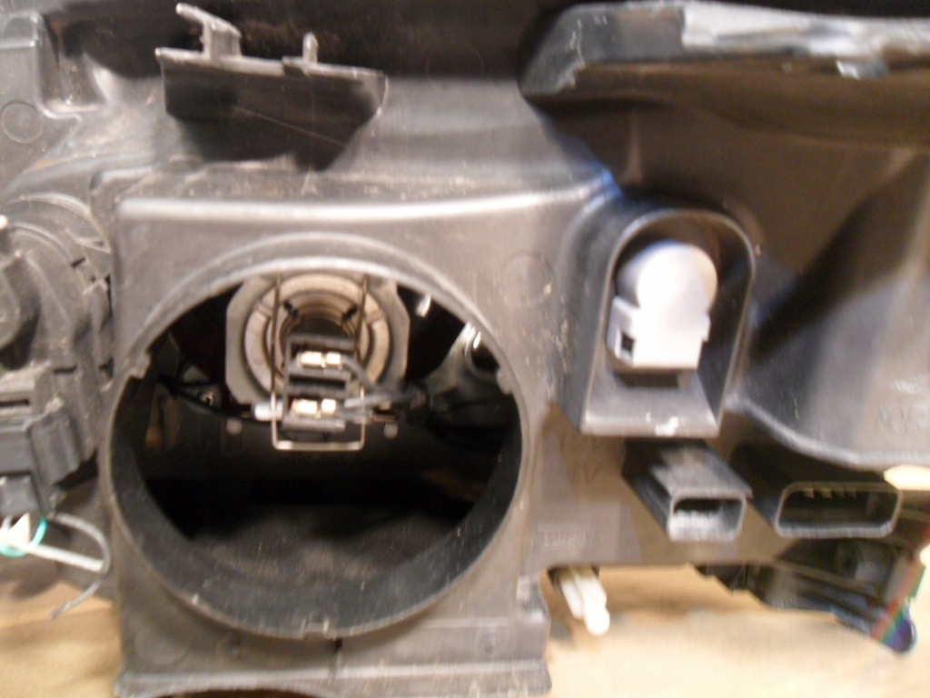 фото №15, Лампа правый перед eu 89901835 renault laguna iii 3 260100032r