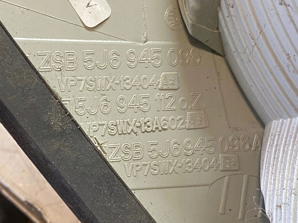 фото №9, Skoda fabia mk2 5j 2013 правая сторона лампа задняя