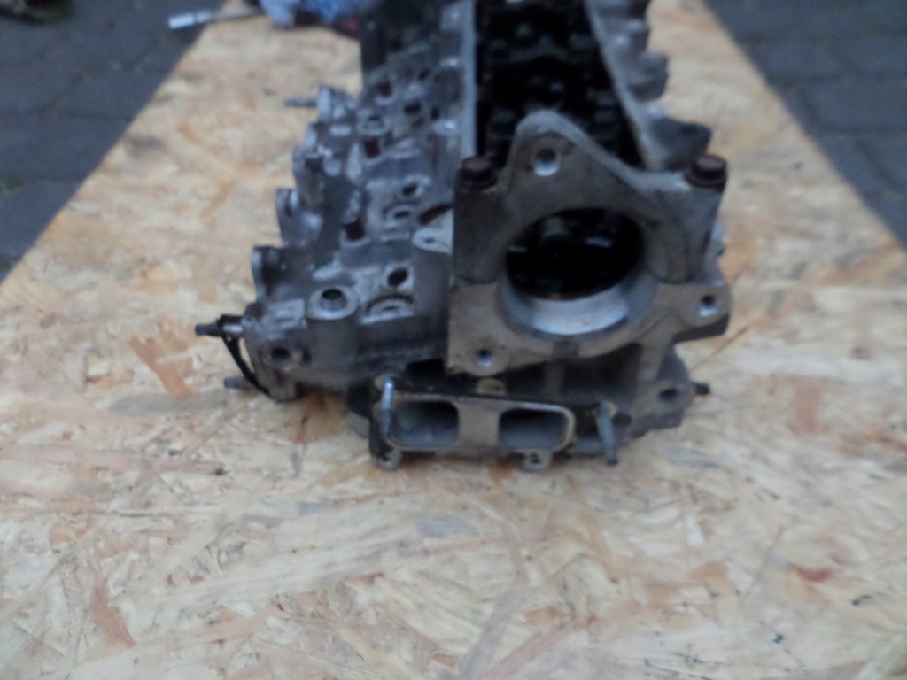 фото №7, Головка двигателя клапанов toyota yaris 3 iii 1.4 d4d 1nd auris corolla verso